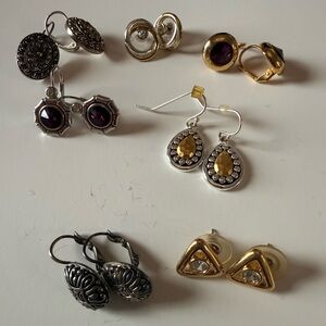 Earrings lot of 7 Gold tone and Silver tone all in ex condition

All pierced